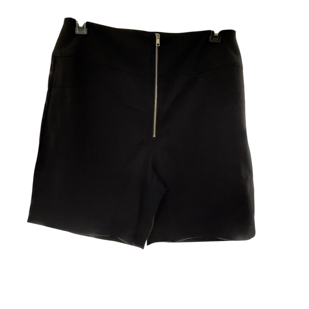 DANIELLE BERNSTEIN High Waist Black Shorts Zipper front  plus size 16 New w/tags